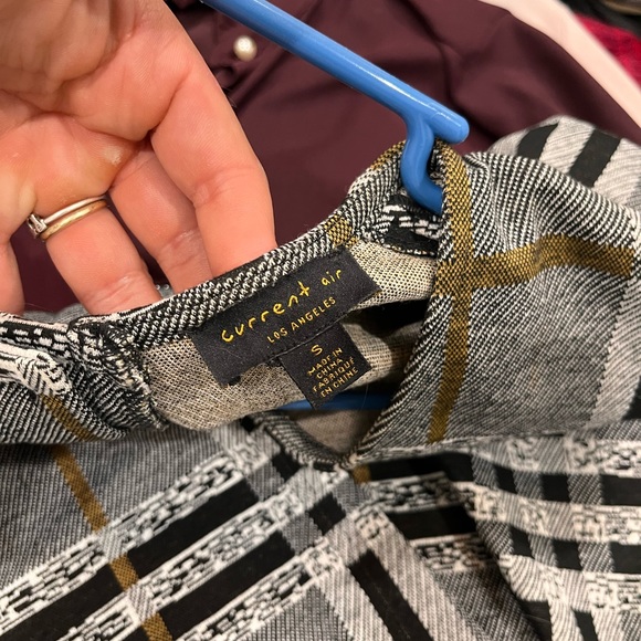 Great top for the office - plaid - Picture 2 of 3